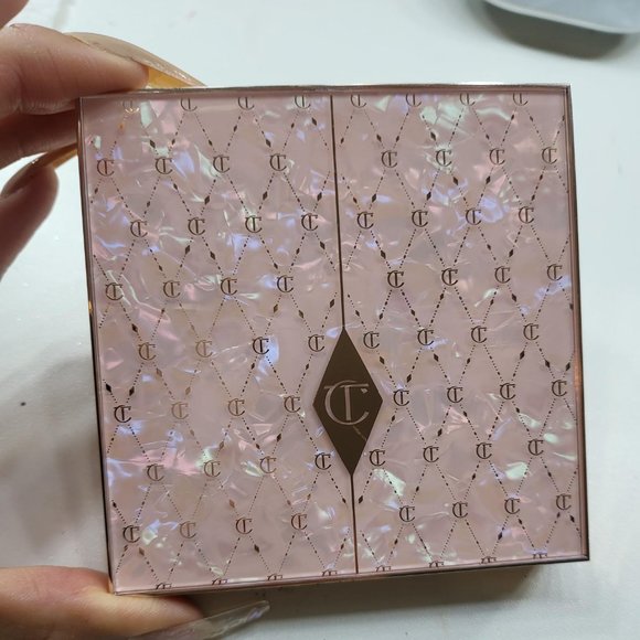 Charlotte Tilbury Pillow Talk Beautifying Face Palette in Medium Deep - Picture 3 of 4